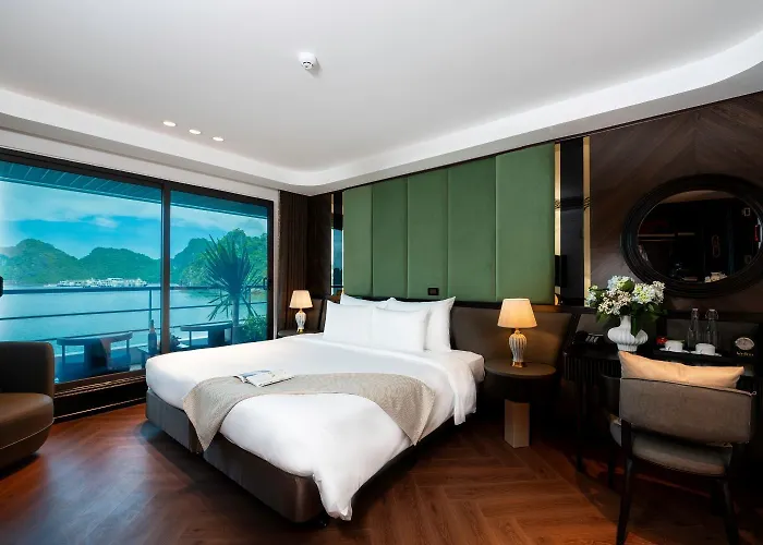 Hotel en barco Celina Of The Sea Cruise 5*