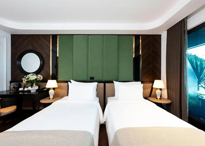 Celina Of The Sea Cruise Hotel en barco 5*