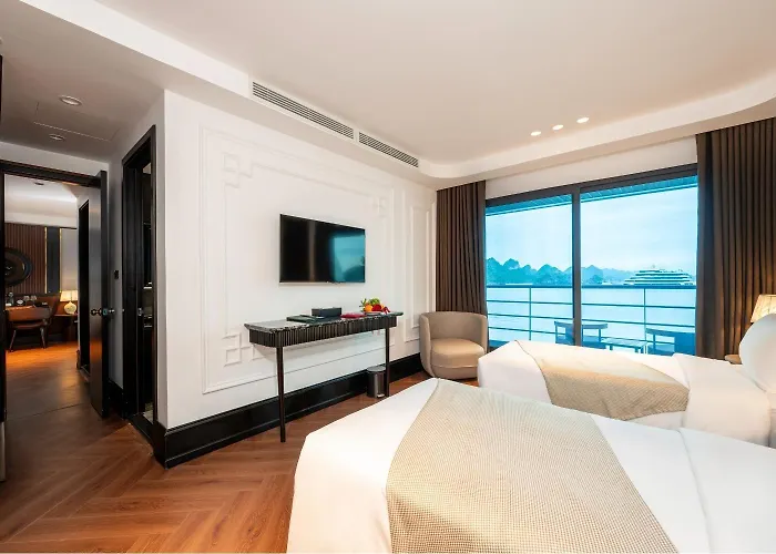 Celina Of The Sea Cruise Hotel en barco Ha Long