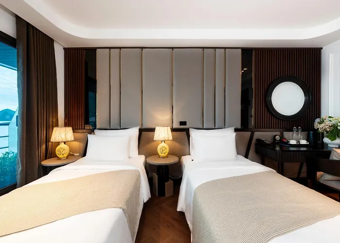 Hotel en barco Celina Of The Sea Cruise Ha Long