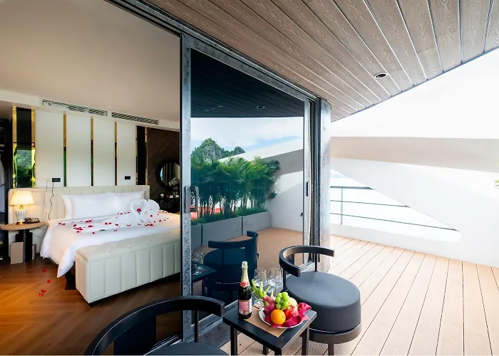 Celina Of The Sea Cruise Hotel en barco Ha Long