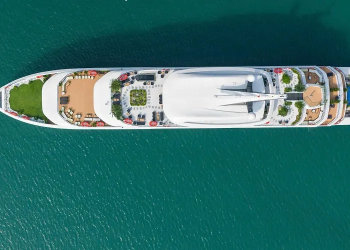 Celina Of The Sea Cruise Hotel en barco Ha Long
