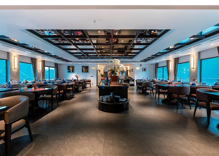 Hotel en barco Celina Of The Sea Cruise 5*