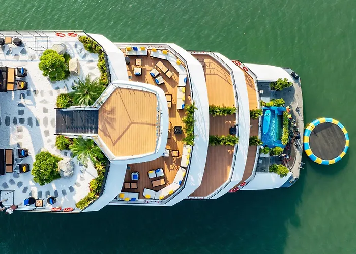 Celina Of The Sea Cruise Botel 5*